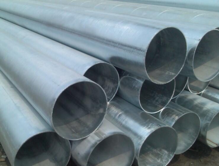 养殖场里藏着非法镀锌企业